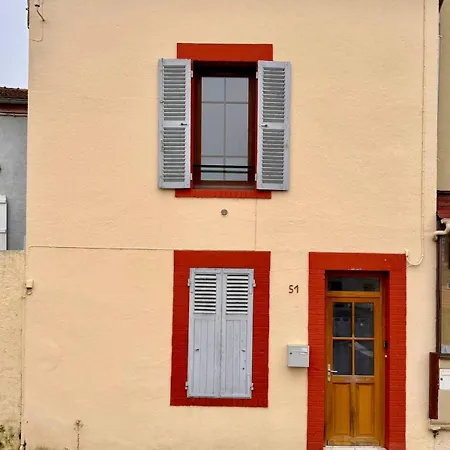 Maison Familiale Au Calme, Proche Du Centre Дом отдыха Cusset