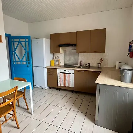 Maison Familiale Au Calme, Proche Du Centre * Cusset