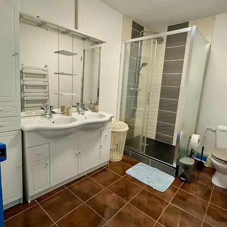 Vakantiehuis Maison Familiale Au Calme, Proche Du Centre *