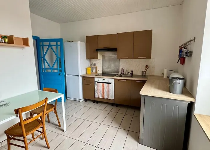 Maison Familiale Au Calme, Proche Du Centre * Cusset