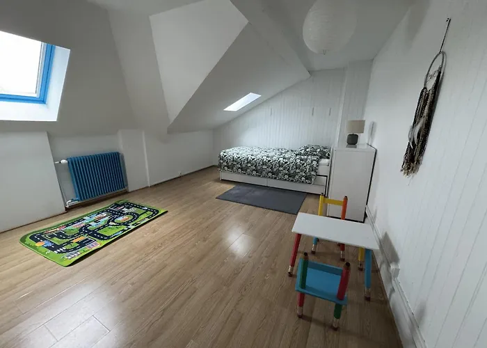 Vakantiehuis Maison Familiale Au Calme, Proche Du Centre