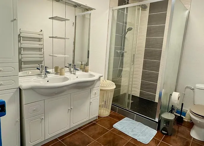 Vakantiehuis Maison Familiale Au Calme, Proche Du Centre *